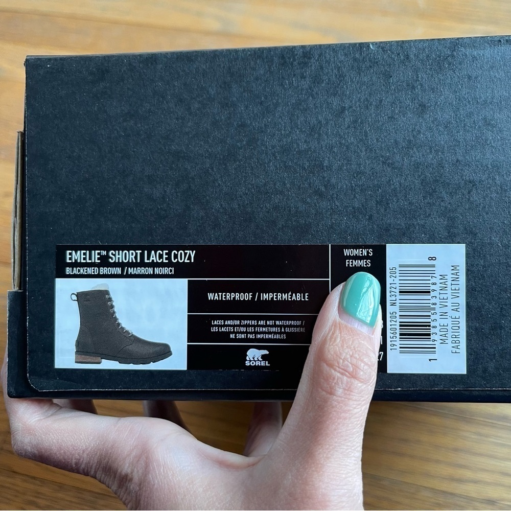 NEW Sorel Womens Emelie Short Lace Cozy Boot Blackened Brown Leather Fur NWT - Picture 3 of 4